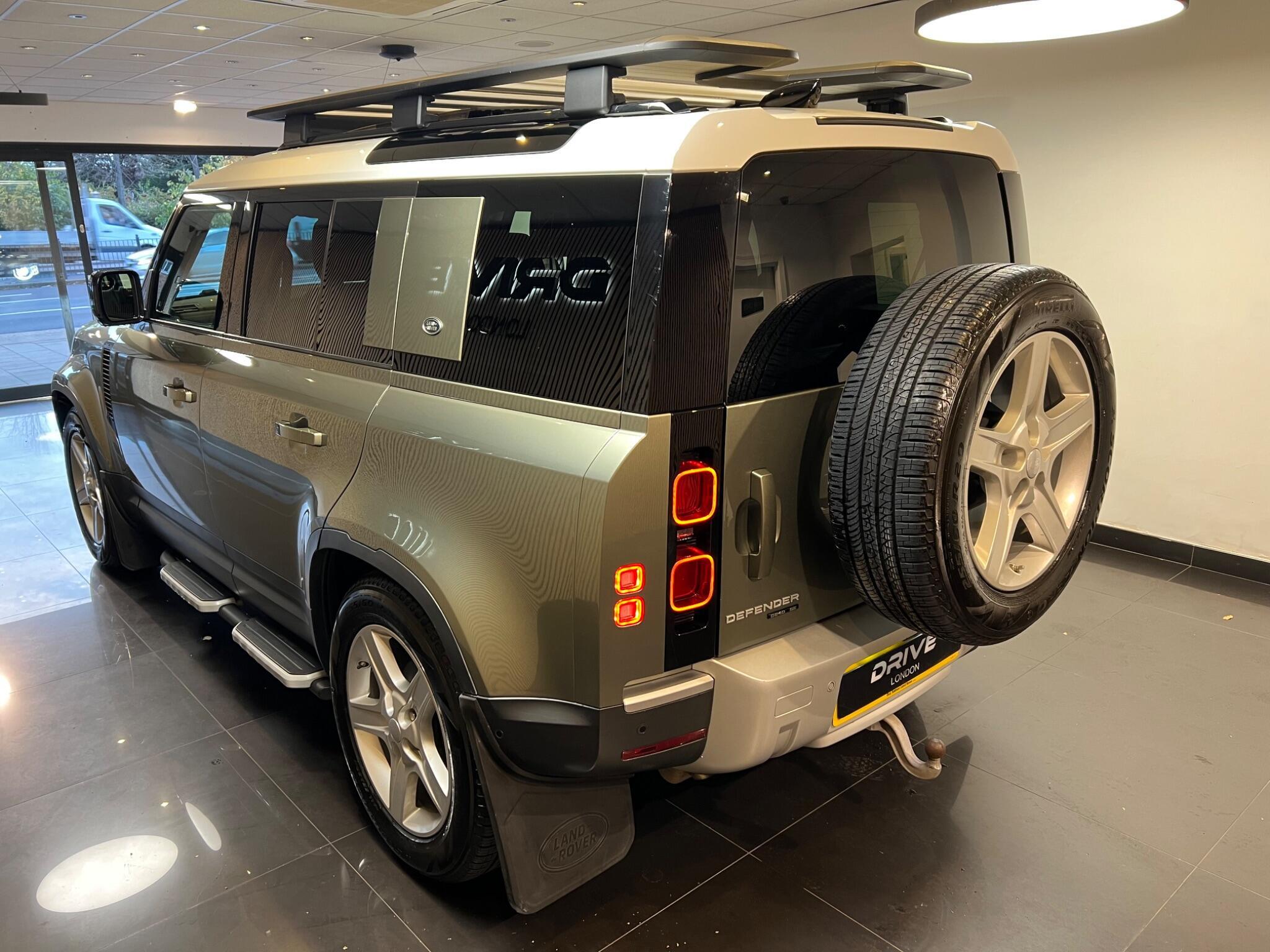 Land Rover Defender 110